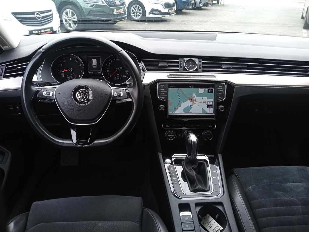 
Volkswagen Passat Variant full									