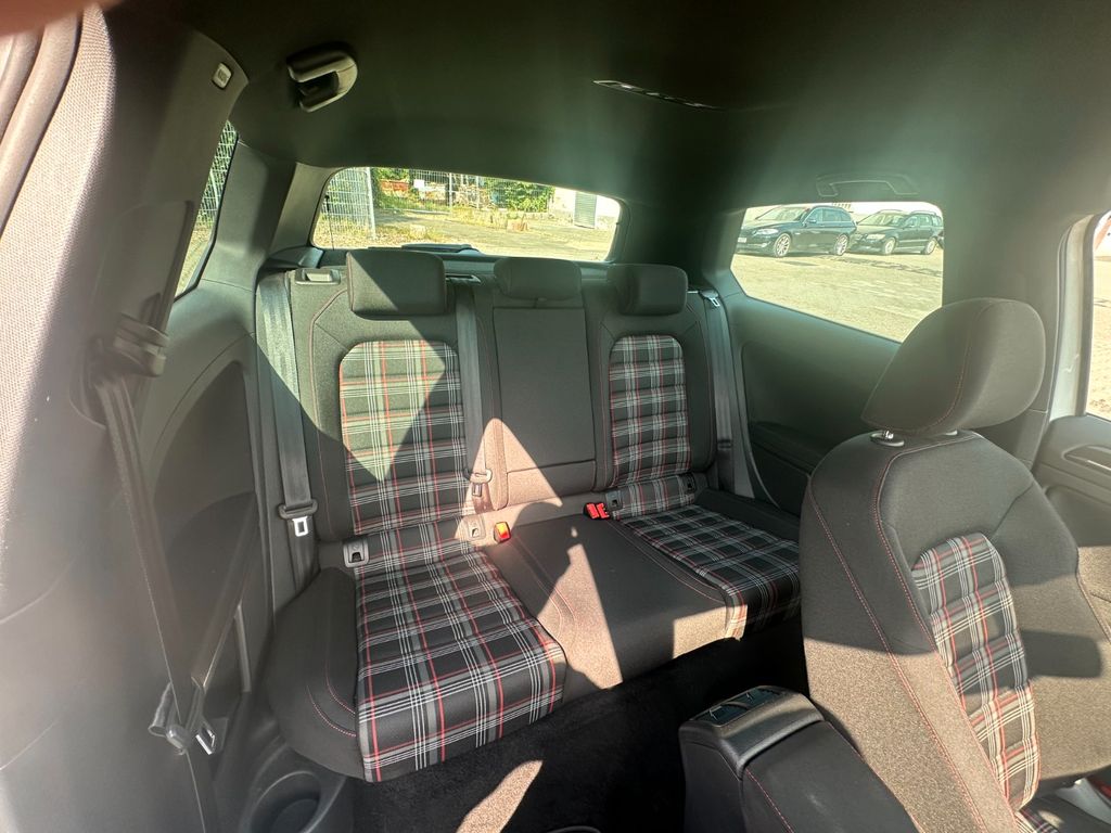 
Volkswagen Golf VII GTI PERFORMANCE full									