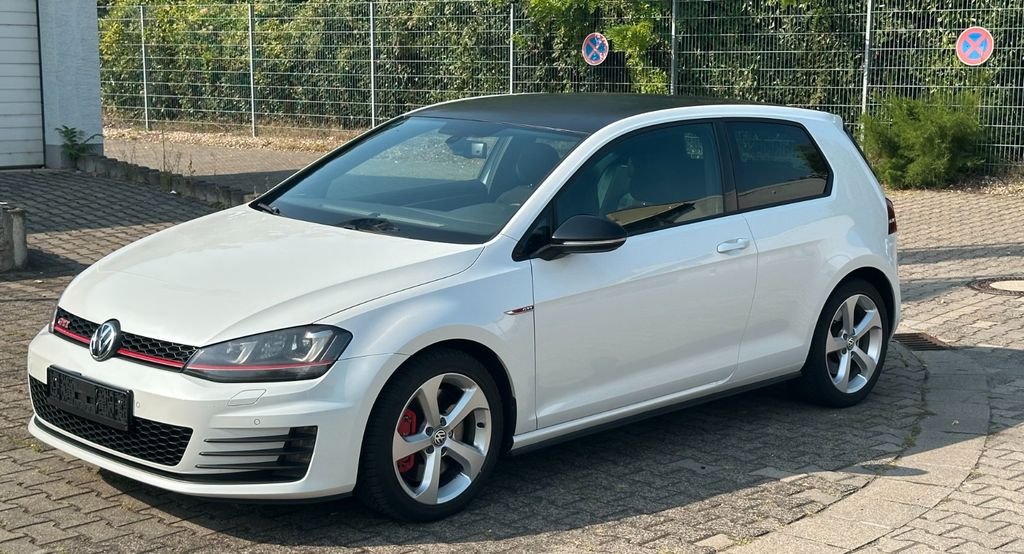 
Volkswagen Golf VII GTI PERFORMANCE full									