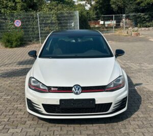 Volkswagen Golf VII GTI PERFORMANCE