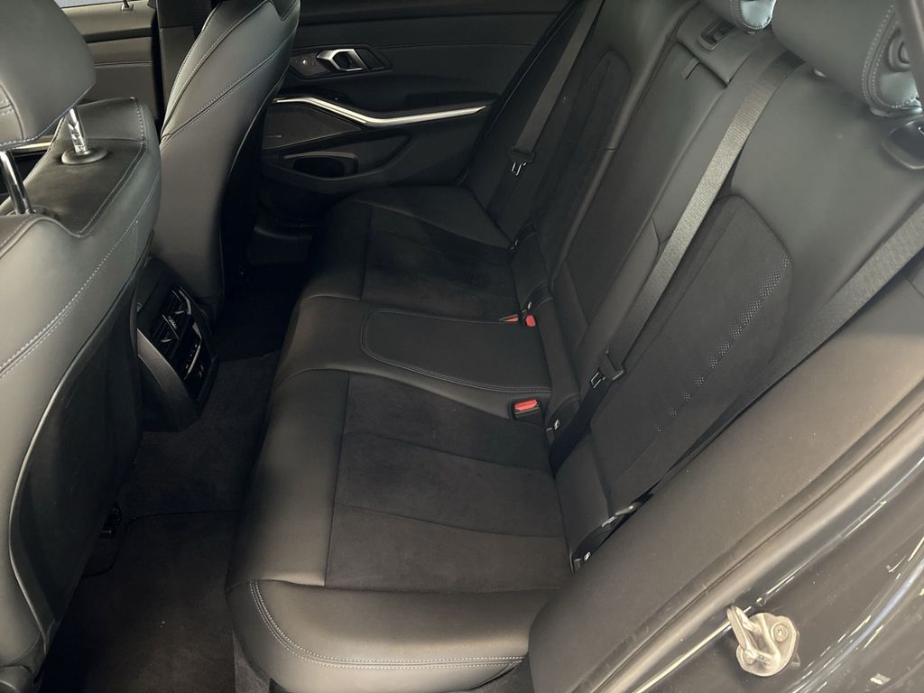 
BMW 320 dxDrive SpAut.M-SPORT ACC AHK Ad/LED H&K 19′ full									