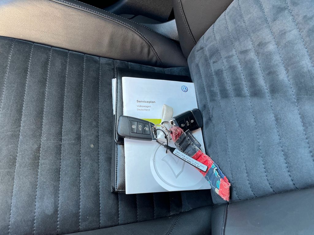 
Volkswagen Passat GTE 1.4TSI eHybrid Highline con navegación LED HUD full									