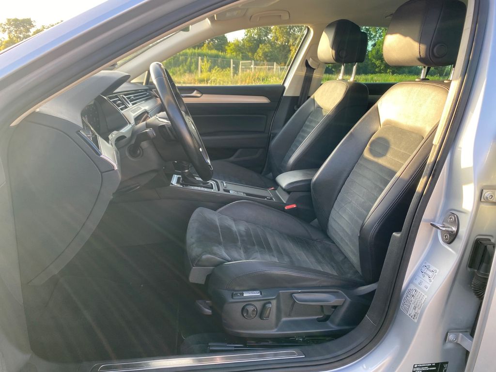 
Volkswagen Passat Variant Highline full									