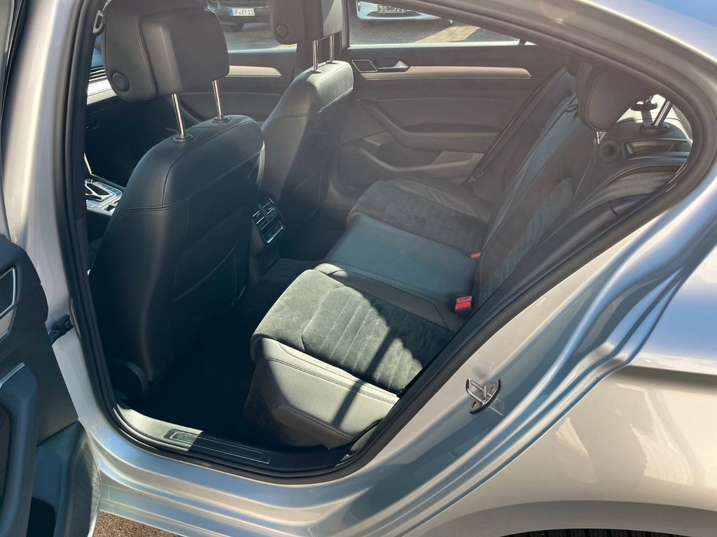 
Volkswagen Passat GTE 1.4TSI eHybrid Highline con navegación LED HUD full									