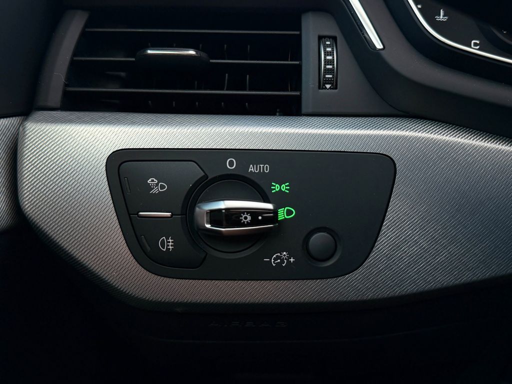 
Audi A4 B9/8W Sport full									