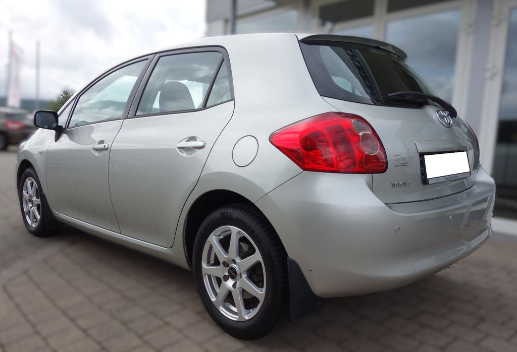 
Toyota Auris full									
