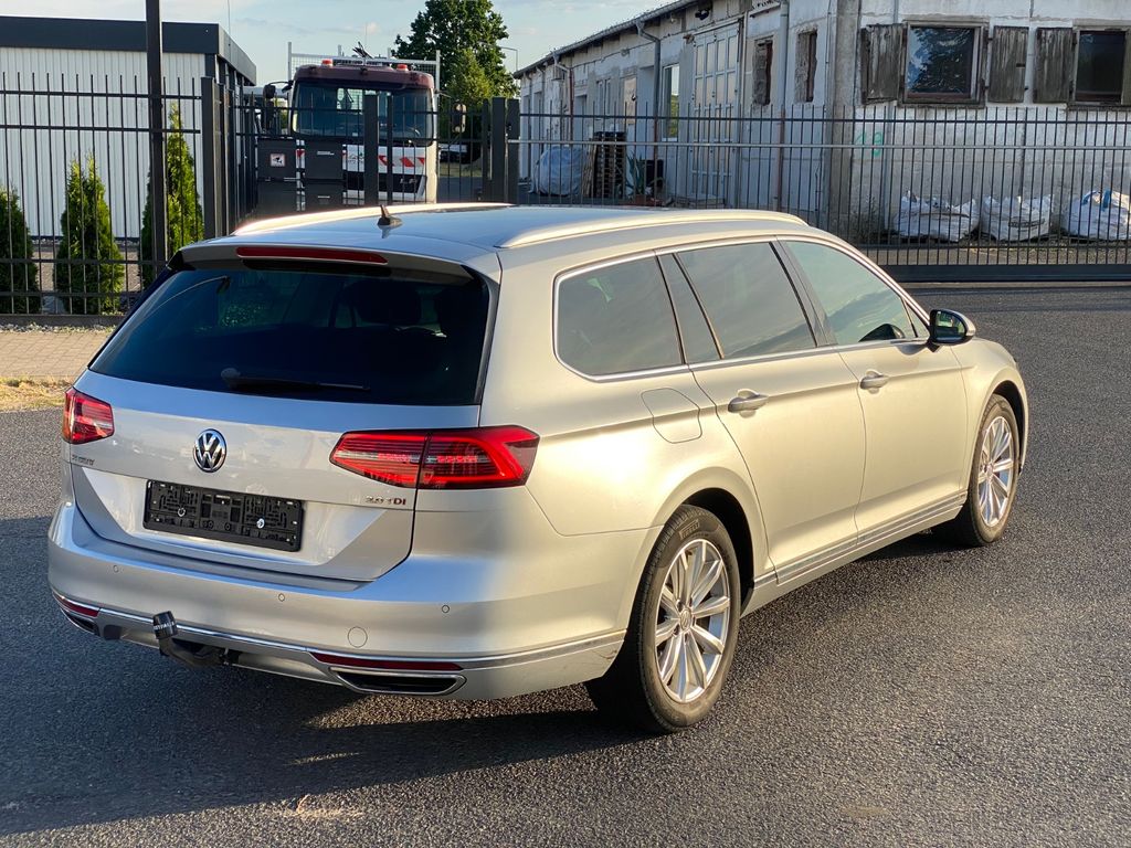 
Volkswagen Passat Variant Highline full									