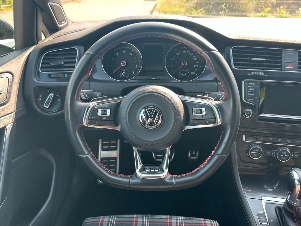 
Volkswagen Golf VII GTI PERFORMANCE full									