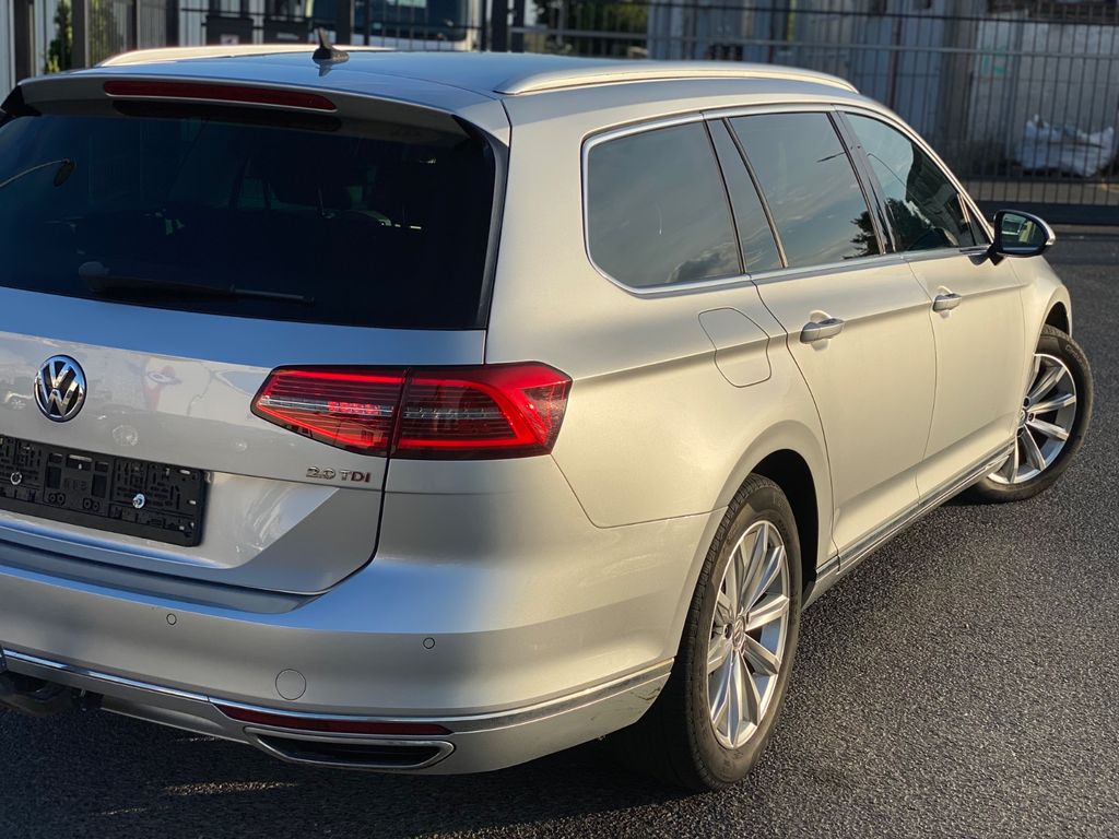 
Volkswagen Passat Variant Highline full									