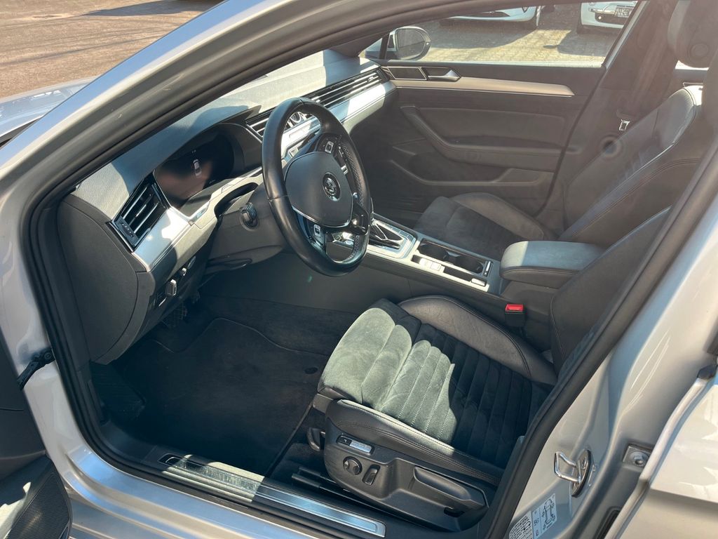 
Volkswagen Passat GTE 1.4TSI eHybrid Highline con navegación LED HUD full									