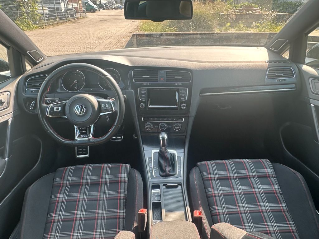 
Volkswagen Golf VII GTI PERFORMANCE full									