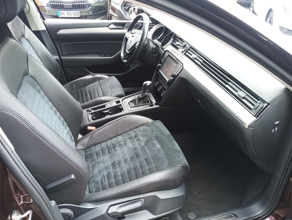 
Volkswagen Passat Variant full									