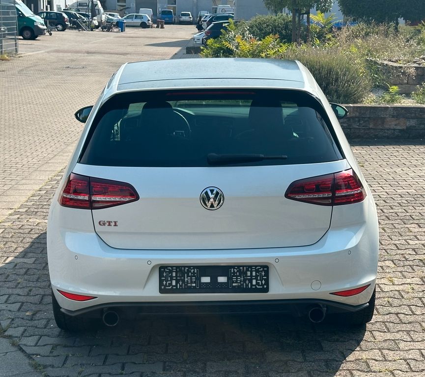 
Volkswagen Golf VII GTI PERFORMANCE full									