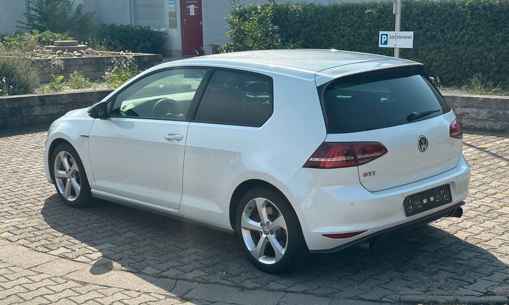 
Volkswagen Golf VII GTI PERFORMANCE full									