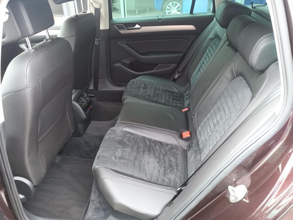 
Volkswagen Passat Variant full									