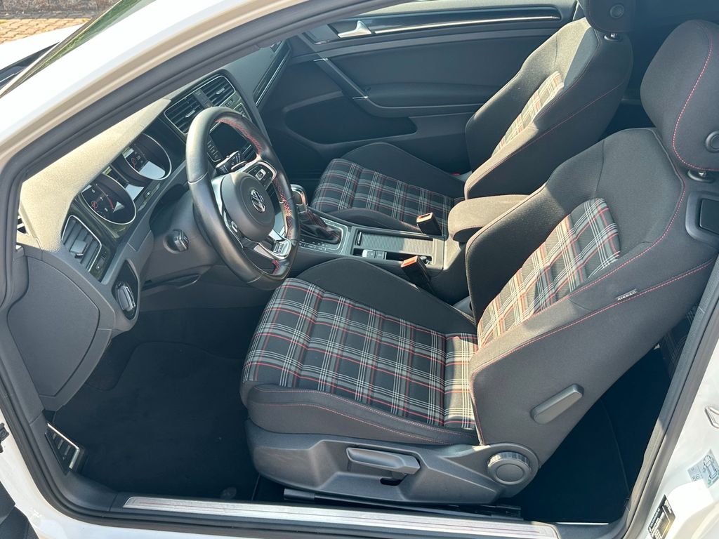 
Volkswagen Golf VII GTI PERFORMANCE full									