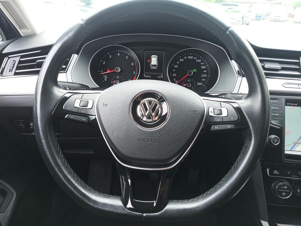 
Volkswagen Passat Variant full									