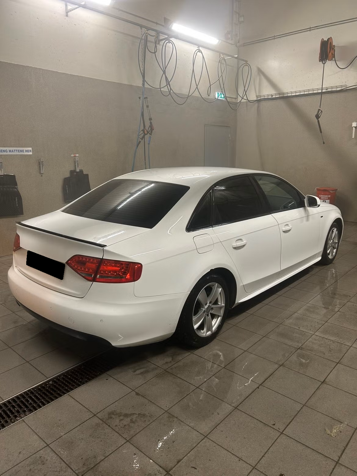 
Audi A4 full									