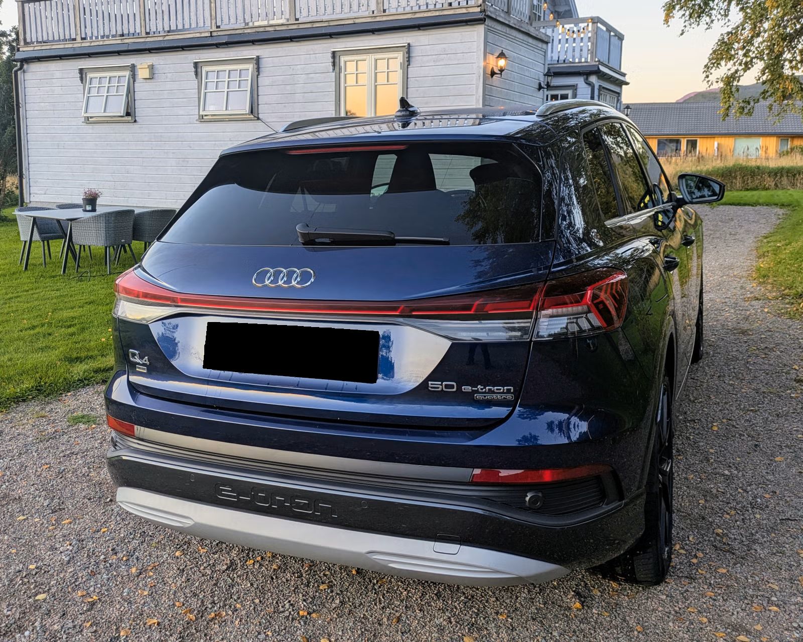 
Audi Q4 e-tron full									