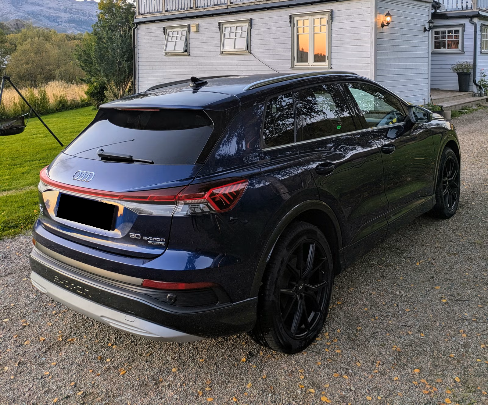 
Audi Q4 e-tron full									